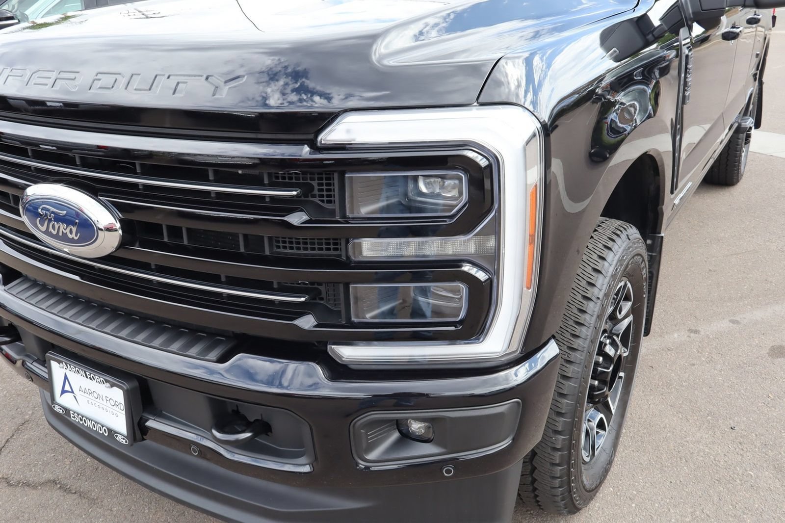 Used 2025 Ford F350 Platinum AWD/4WD image 8