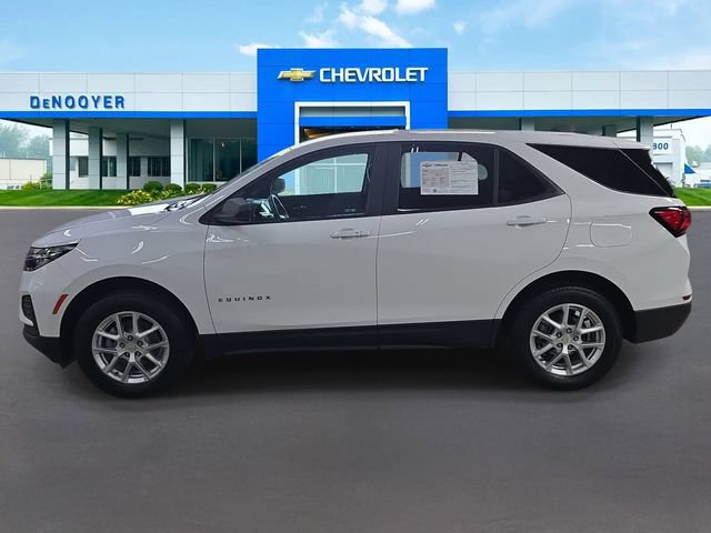 Used 2024 Chevrolet Equinox LS w/ LS Convenience Package AWD/4WD image 4