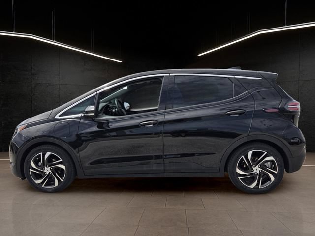 Used 2023 Chevrolet Bolt LT w/ Infotainment Package FWD image 4