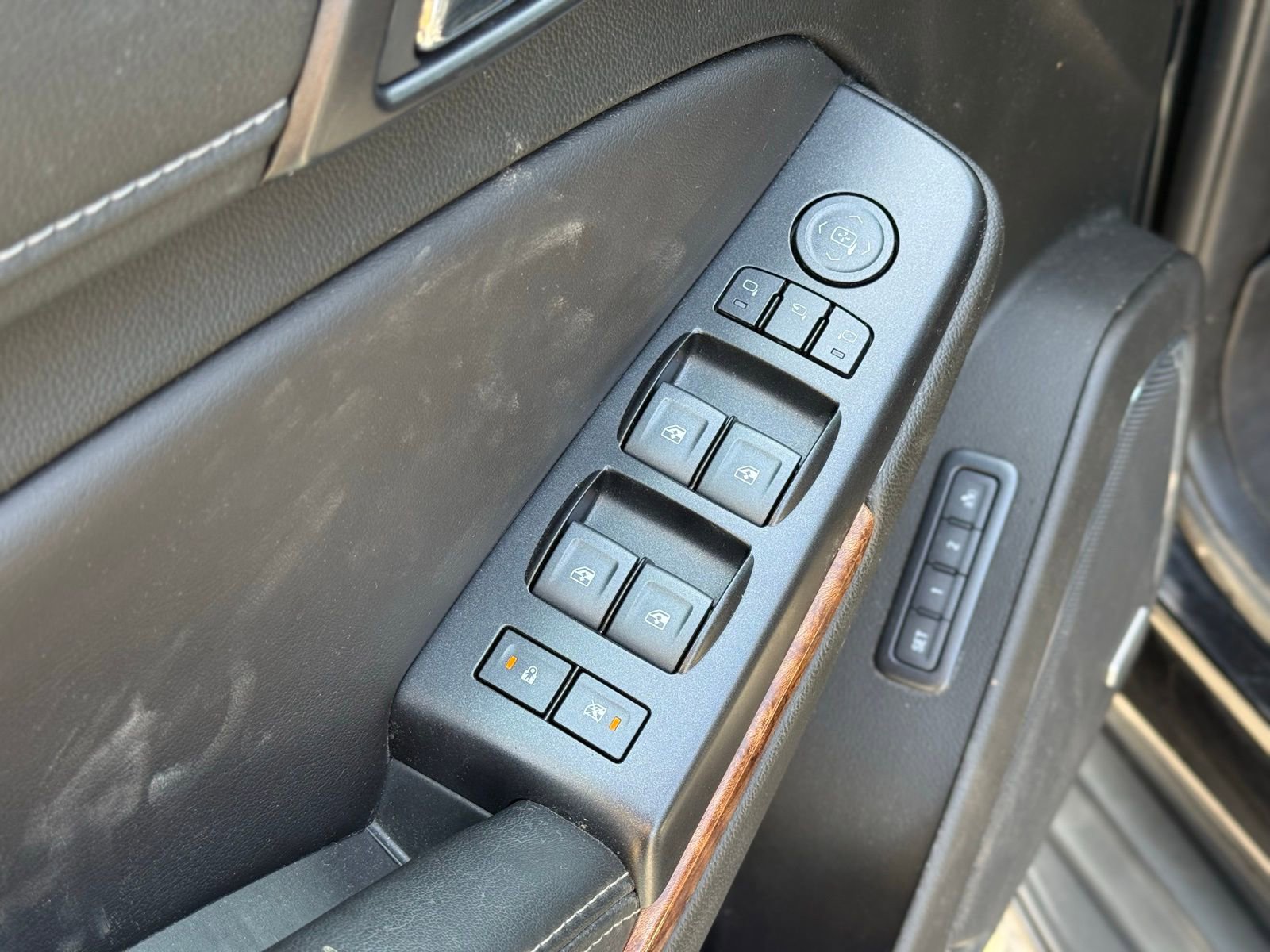 Used 2018 Chevrolet Tahoe Premier AWD/4WD image 12