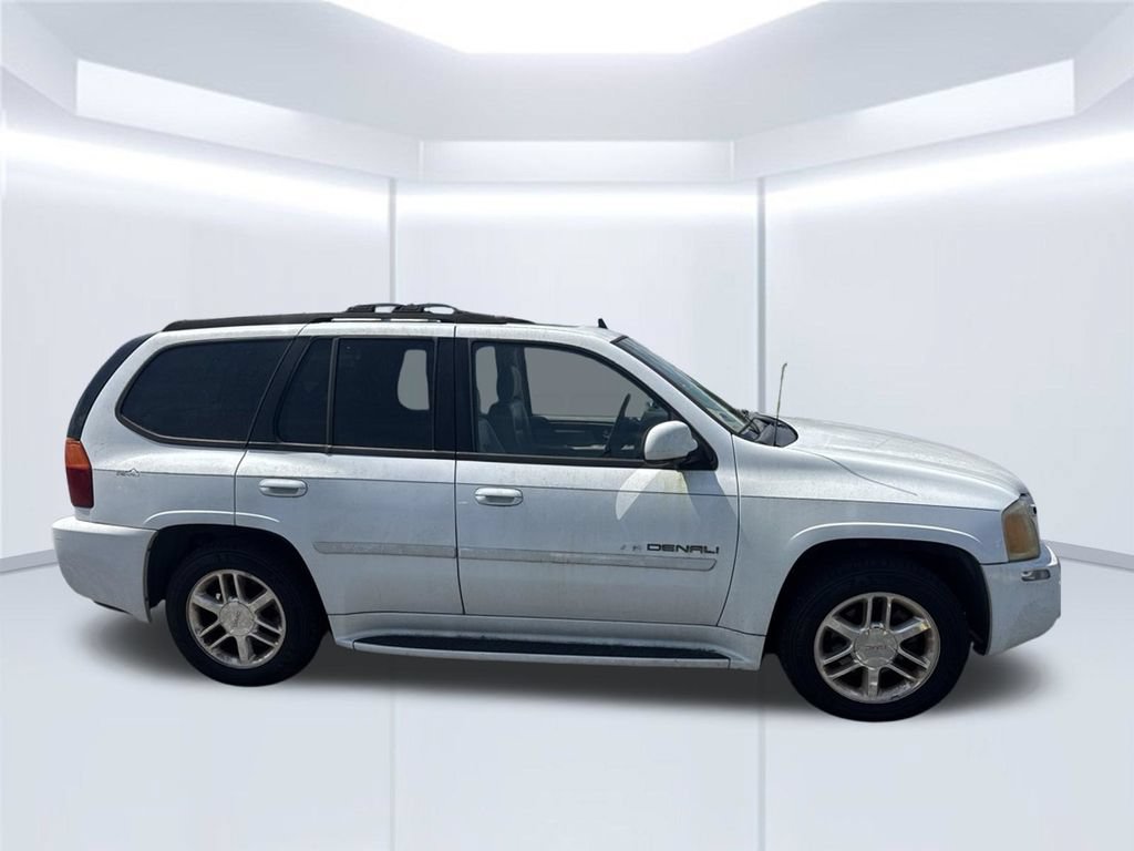 Used 2007 GMC Envoy Denali RWD image 2