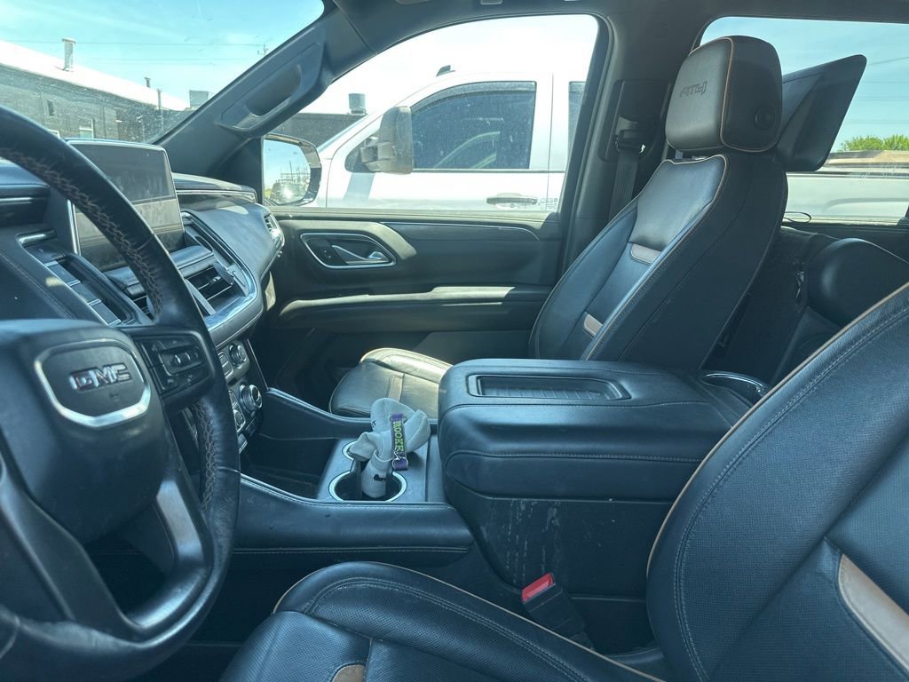 Used 2022 GMC Yukon XL AT4 w/ AT4 Premium Plus Package AWD/4WD image 4