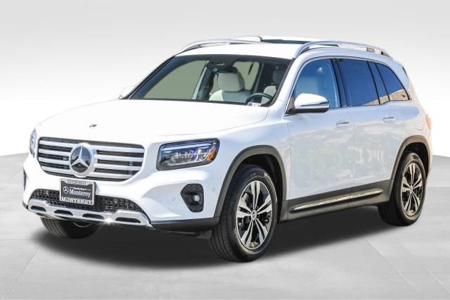 New 2025 Mercedes-Benz GLB 250 4MATIC image 3