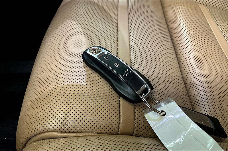 Used 2019 Porsche Cayenne AWD/4WD image 10