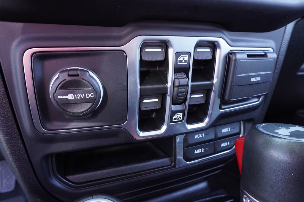 Used 2023 Jeep Wrangler Unlimited Sahara image 19