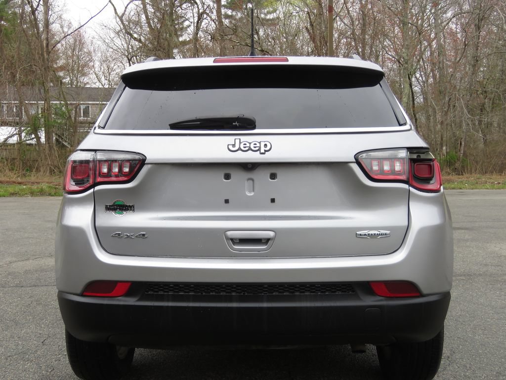 Used 2019 Jeep Compass Latitude w/ Popular Equipment Group AWD/4WD image 6