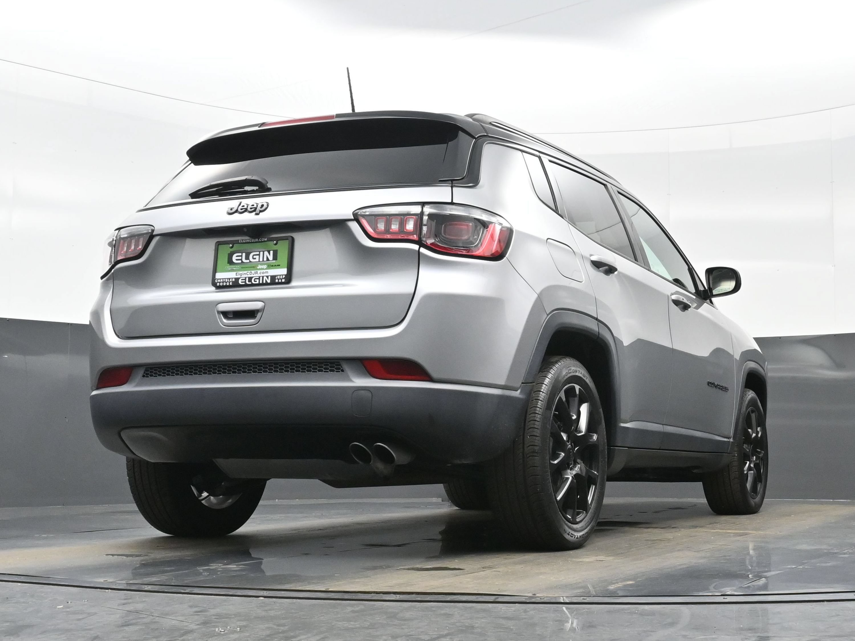 Used 2022 Jeep Compass Latitude FWD image 31