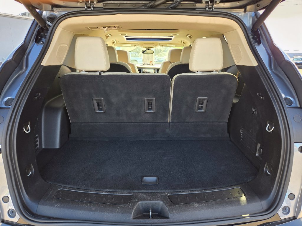 Used 2020 Buick Enclave Premium w/ Sun and Sites Package FWD image 20