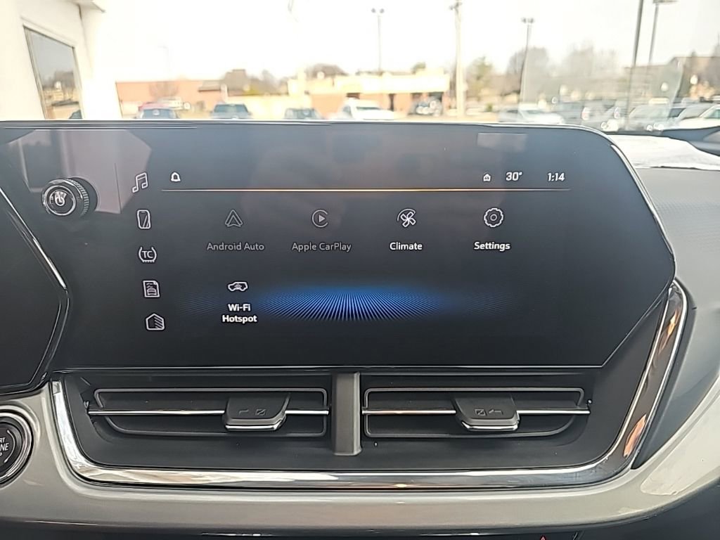Used 2025 Chevrolet Trax LT w/ LT Convenience Package image 15