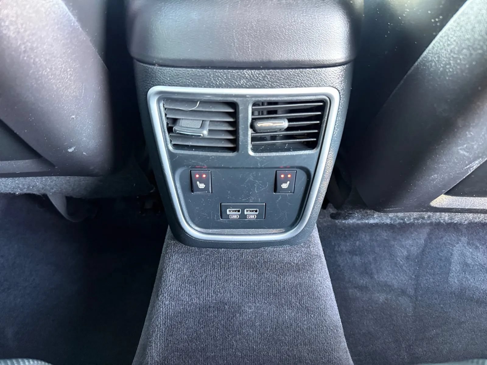 Used 2017 Chrysler 300 C Platinum AWD/4WD image 24