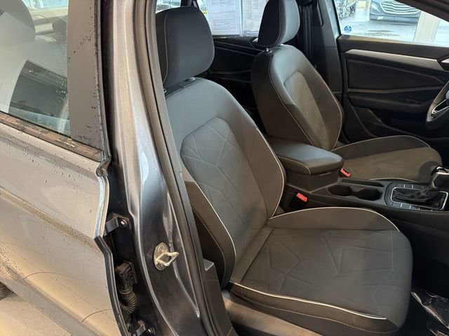 Used 2025 Volkswagen Jetta Sport image 18