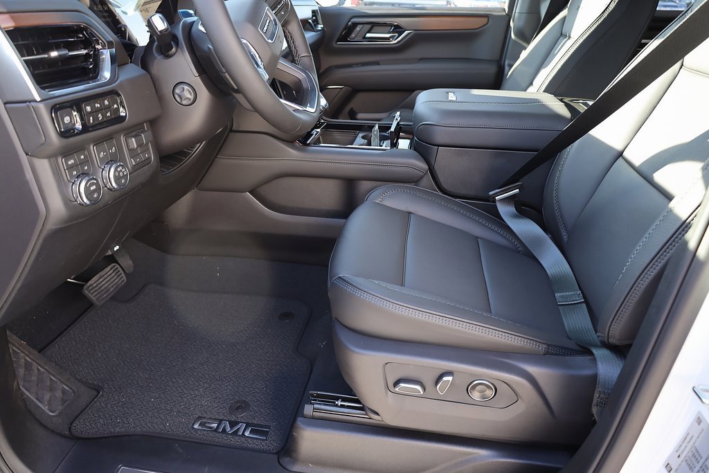 New 2026 GMC Yukon XL Denali w/ Denali Reserve Package image 11