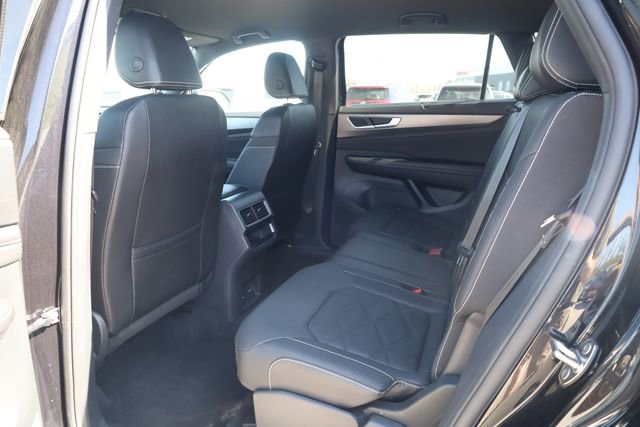 Used 2025 Volkswagen Atlas Cross Sport SE image 23