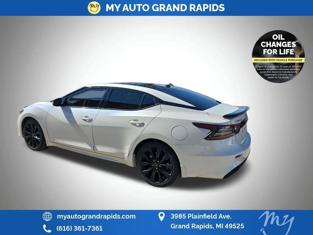 Used 2023 Nissan Maxima SR w/ Sport Mat Group image 5