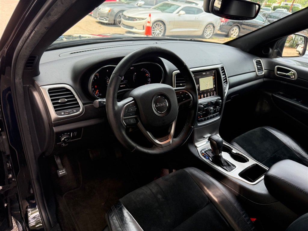 Used 2018 Jeep Grand Cherokee Altitude RWD image 11