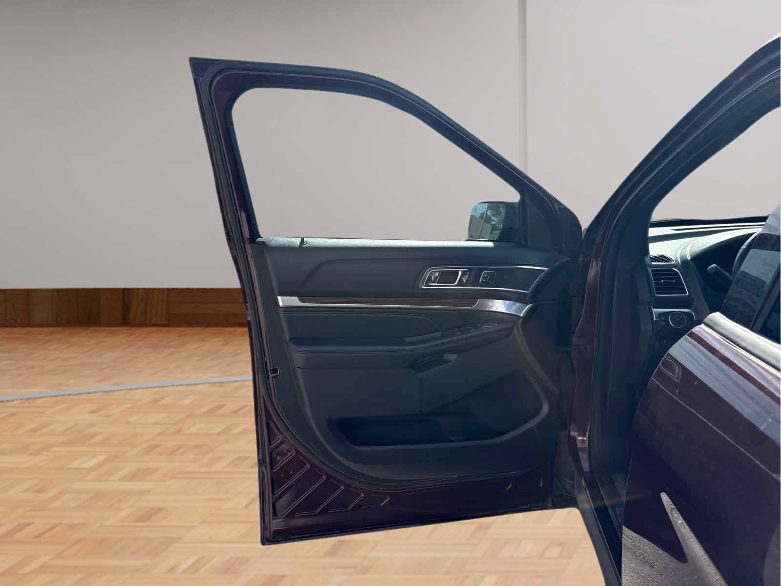 Used 2019 Ford Explorer Limited FWD image 9