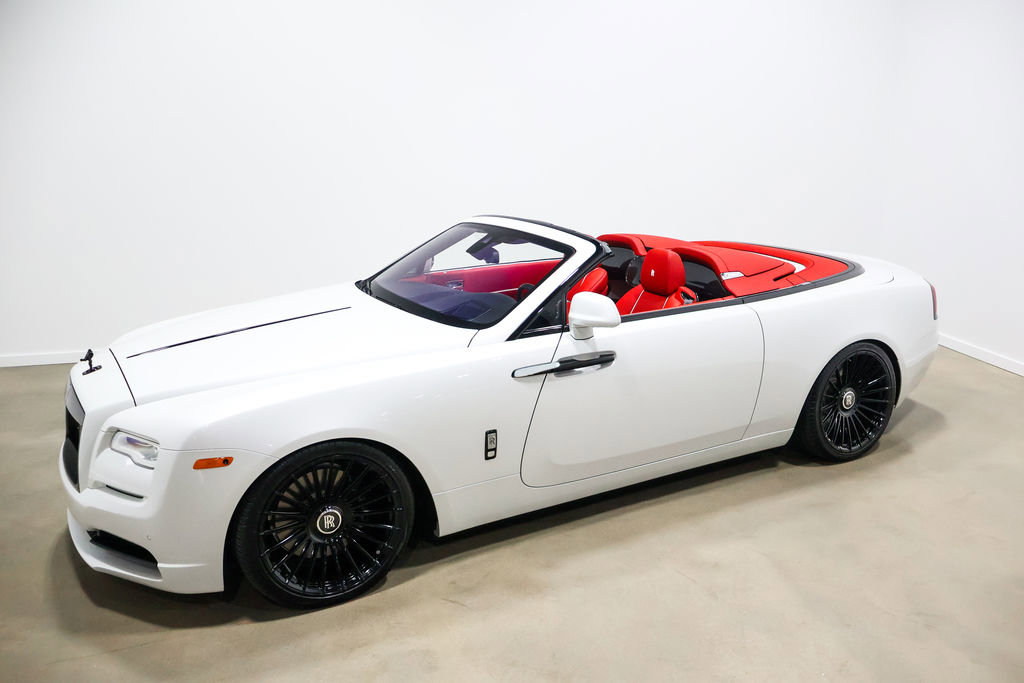 Used 2019 Rolls-Royce Dawn RWD image 13