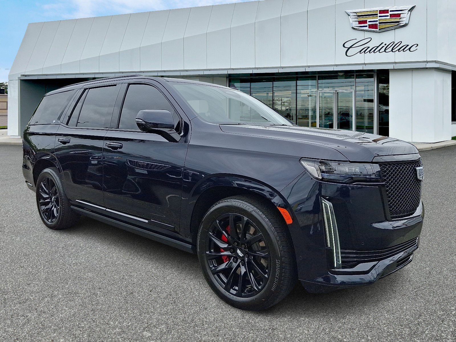 Certified 2022 Cadillac Escalade Sport Platinum w/ LPO, ONYX Package image 7