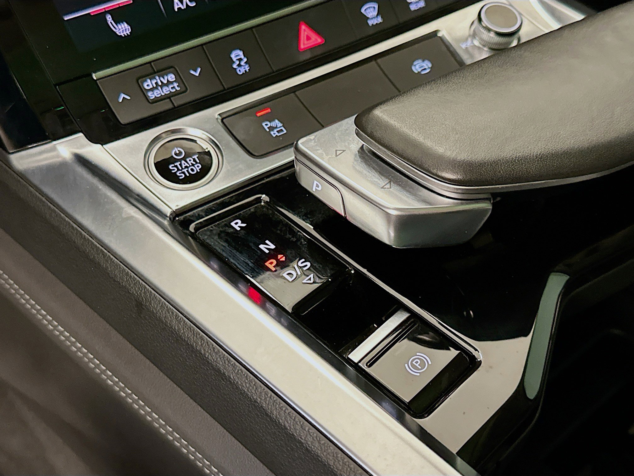 Used 2021 Audi e-tron Premium w/ Black Optic Package AWD/4WD image 25