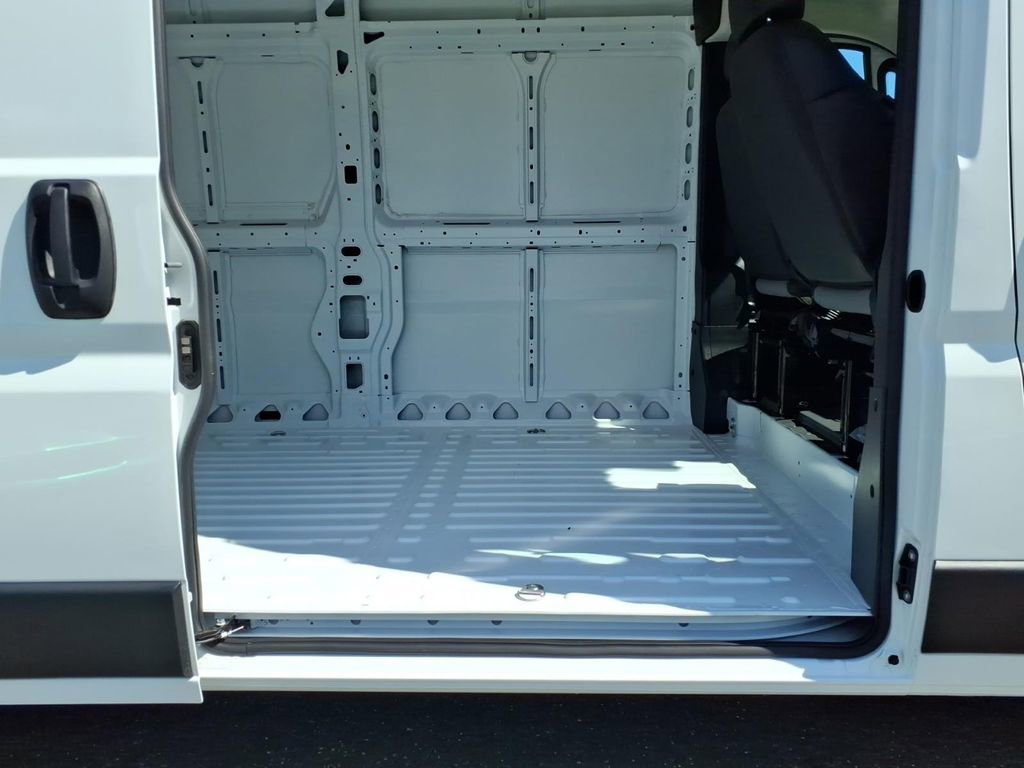 Used 2025 RAM ProMaster 3500 w/ Convenience Group FWD image 11