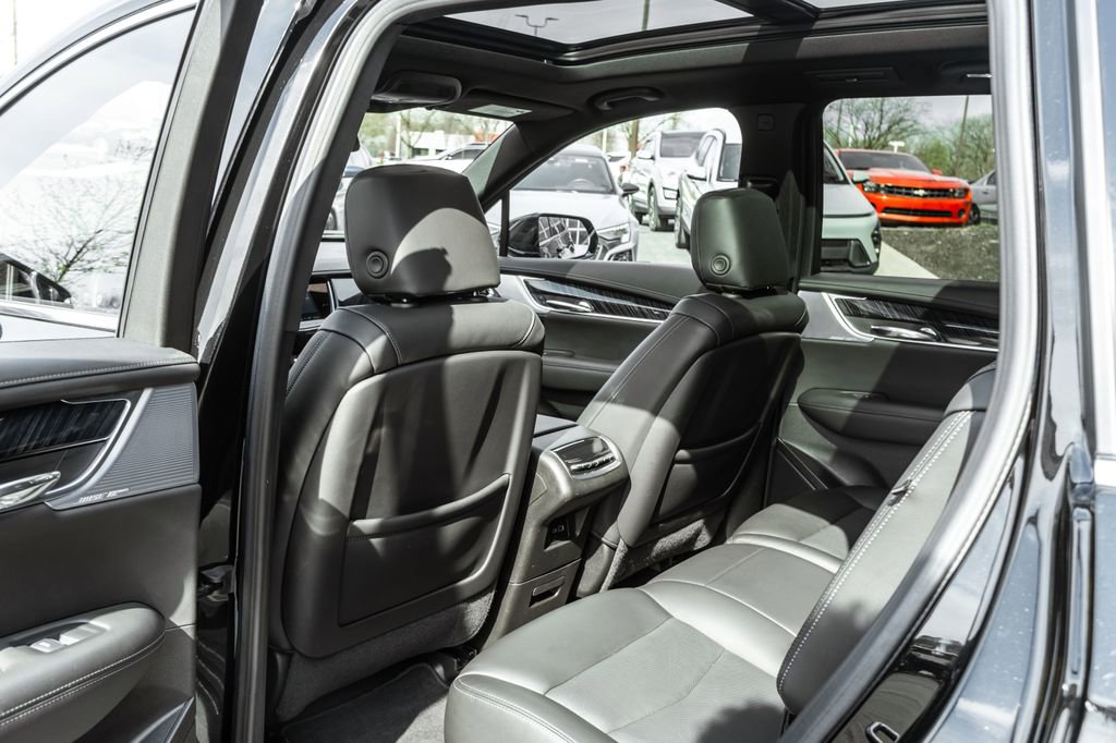 Used 2024 Cadillac XT6 Premium Luxury image 28