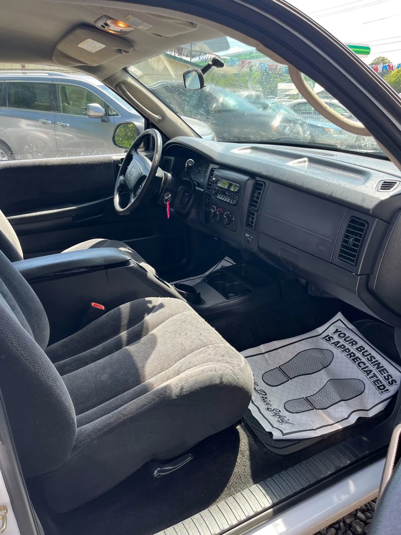 Used 2004 Dodge Dakota Sport w/ Deluxe Convenience Group image 5