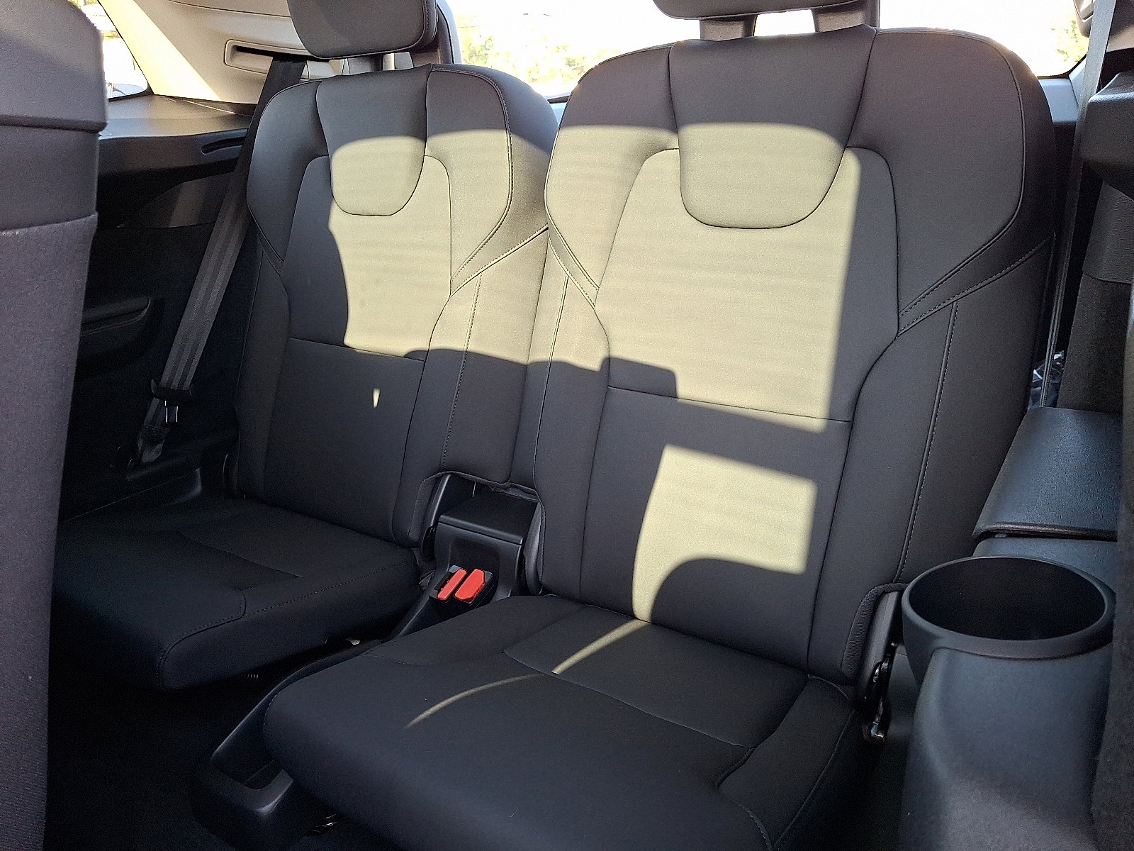 New 2026 Volvo XC90 B6 Plus w/ Protection Package Premier image 6