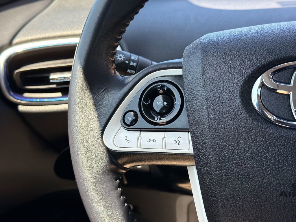 Used 2018 Toyota Prius Three Touring FWD image 17