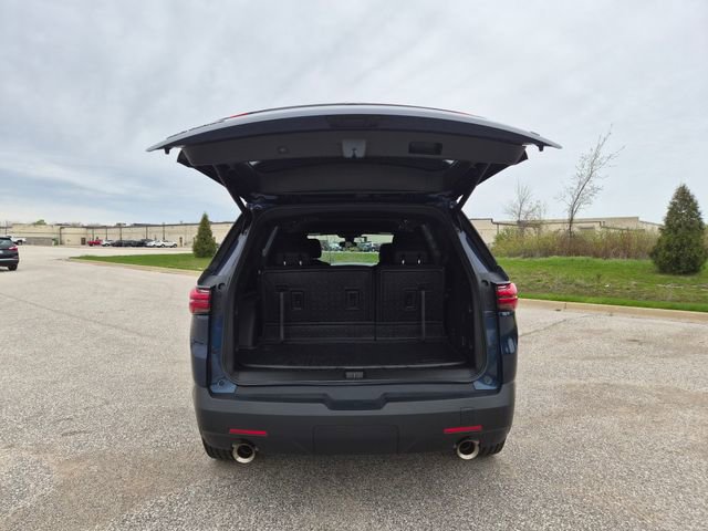 Used 2023 Chevrolet Traverse LT FWD image 10