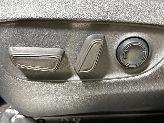 Used 2020 Toyota Highlander Limited image 20