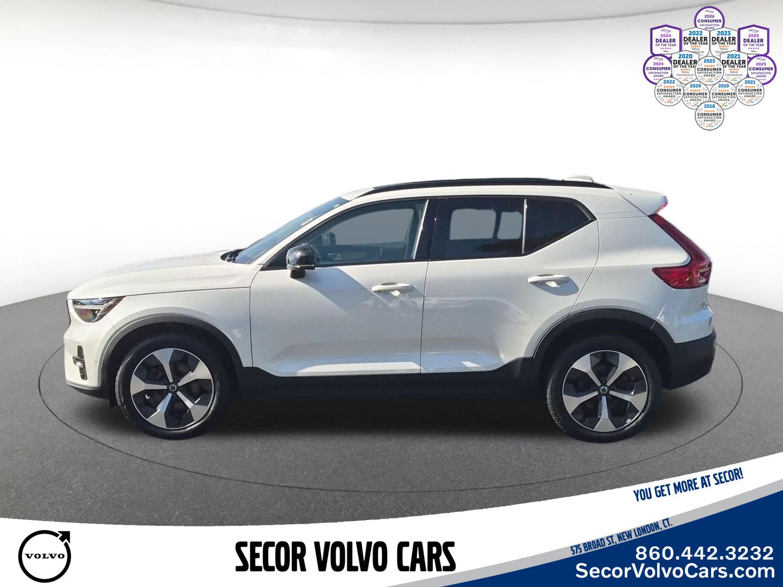 Used 2023 Volvo XC40 B5 Plus w/ Driver Assist Package AWD/4WD image 10