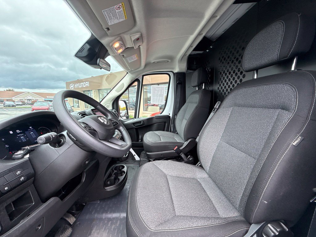 Used 2025 RAM ProMaster 2500 w/ U-Haul Equipment Group FWD image 18