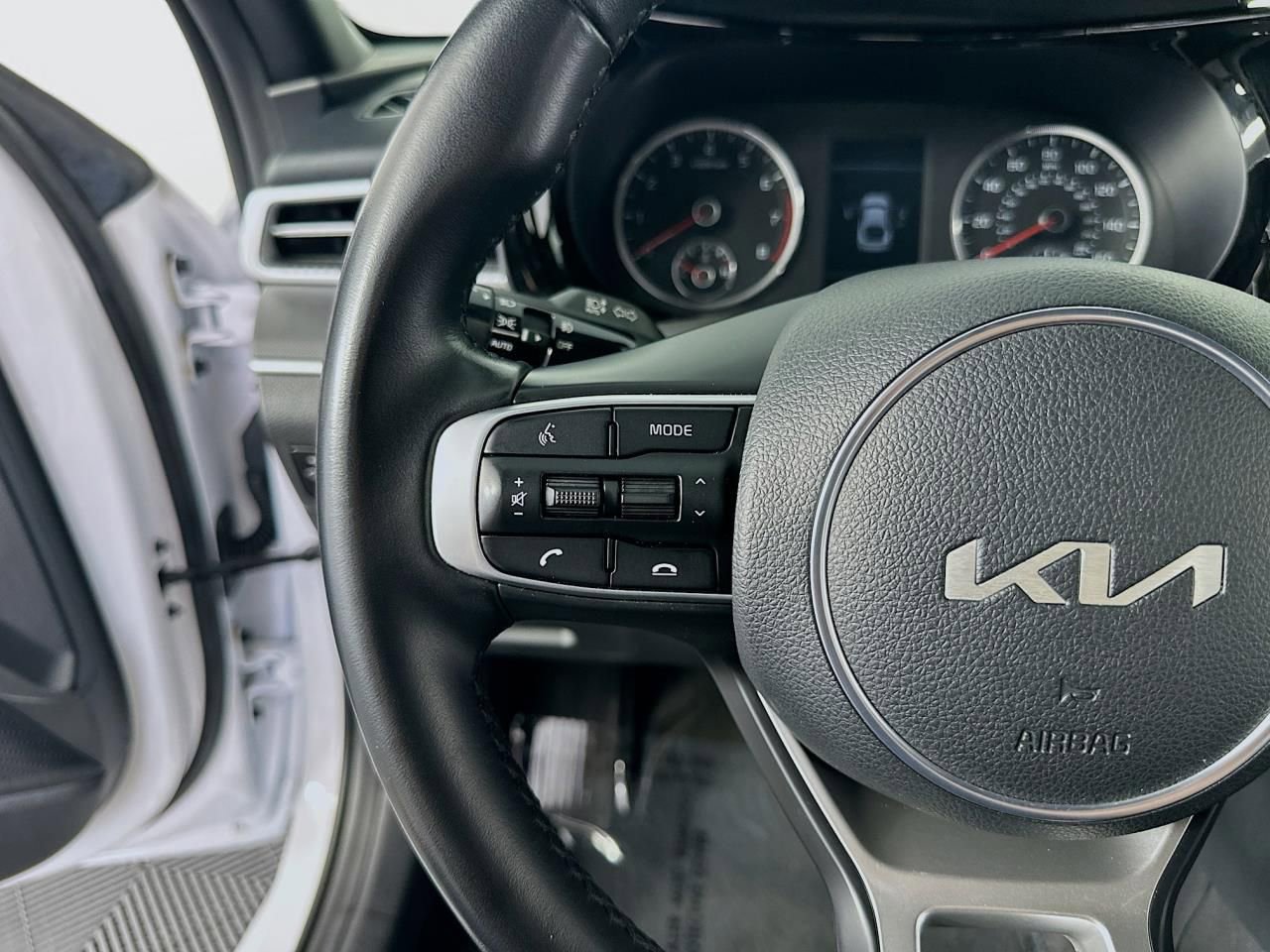 Used 2022 Kia K5 GT-Line image 39