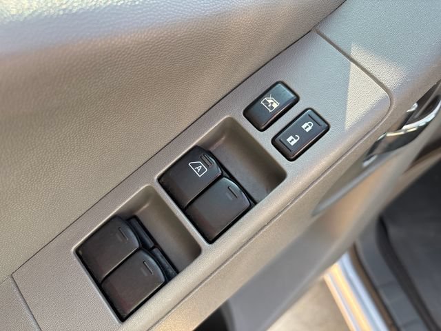 Used 2016 Nissan Frontier SV AWD/4WD image 11