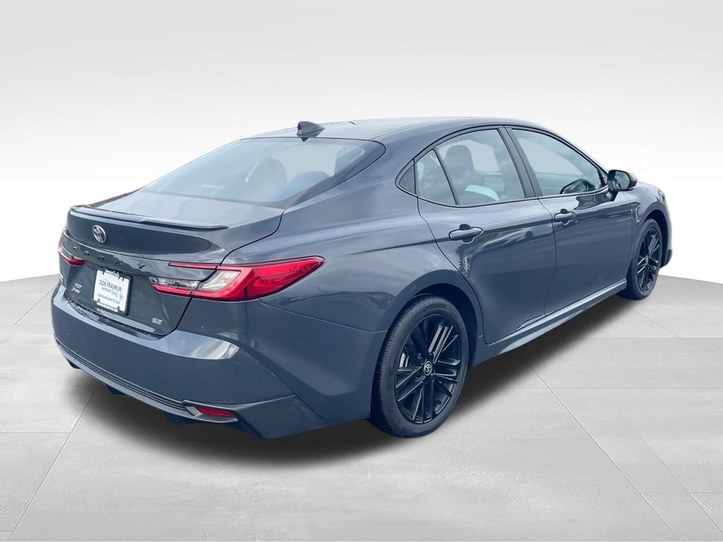 Used 2025 Toyota Camry SE AWD/4WD image 5