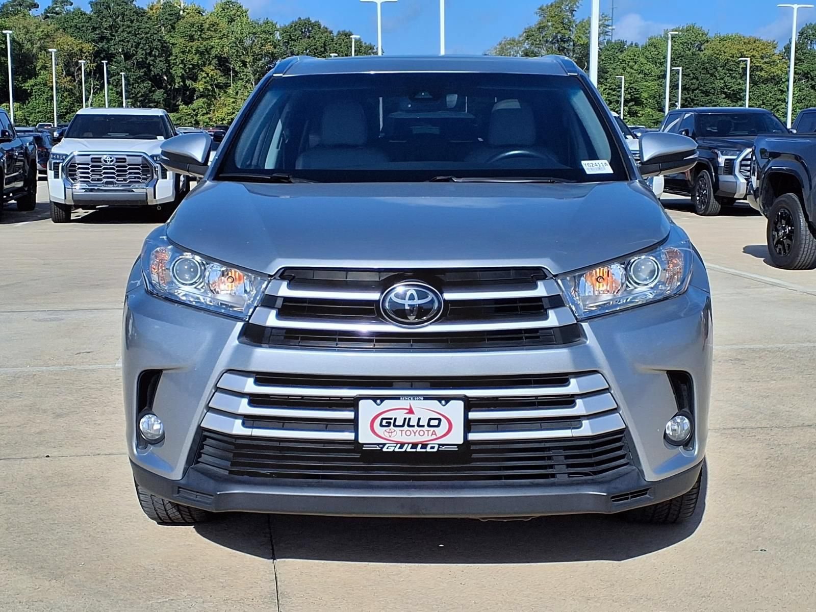 Certified 2017 Toyota Highlander XLE FWD image 4