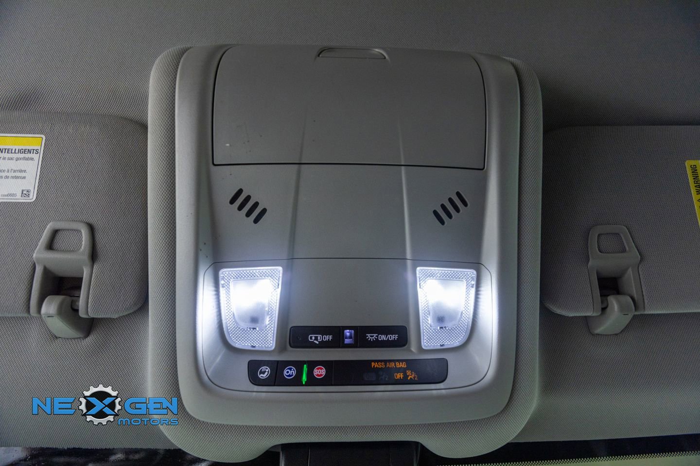 Used 2022 GMC Terrain SLE w/ Driver Convenience Package image 17