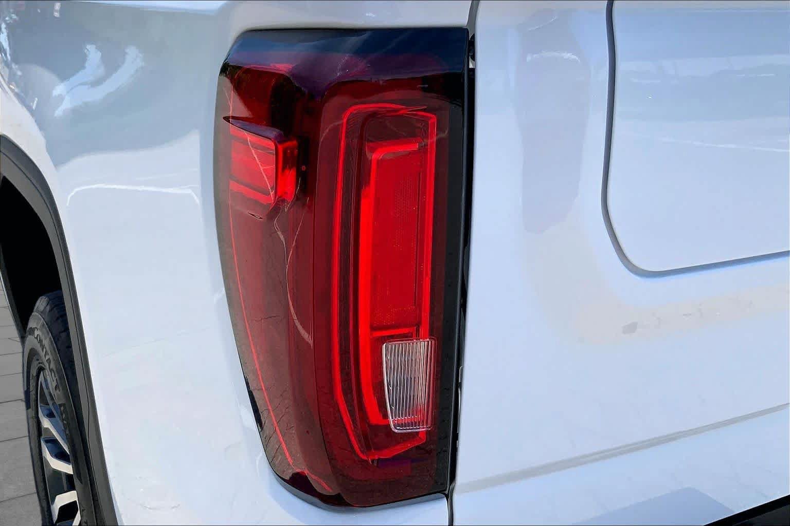 Certified 2023 GMC Sierra 1500 AT4 w/ AT4 Premium Package AWD/4WD image 28