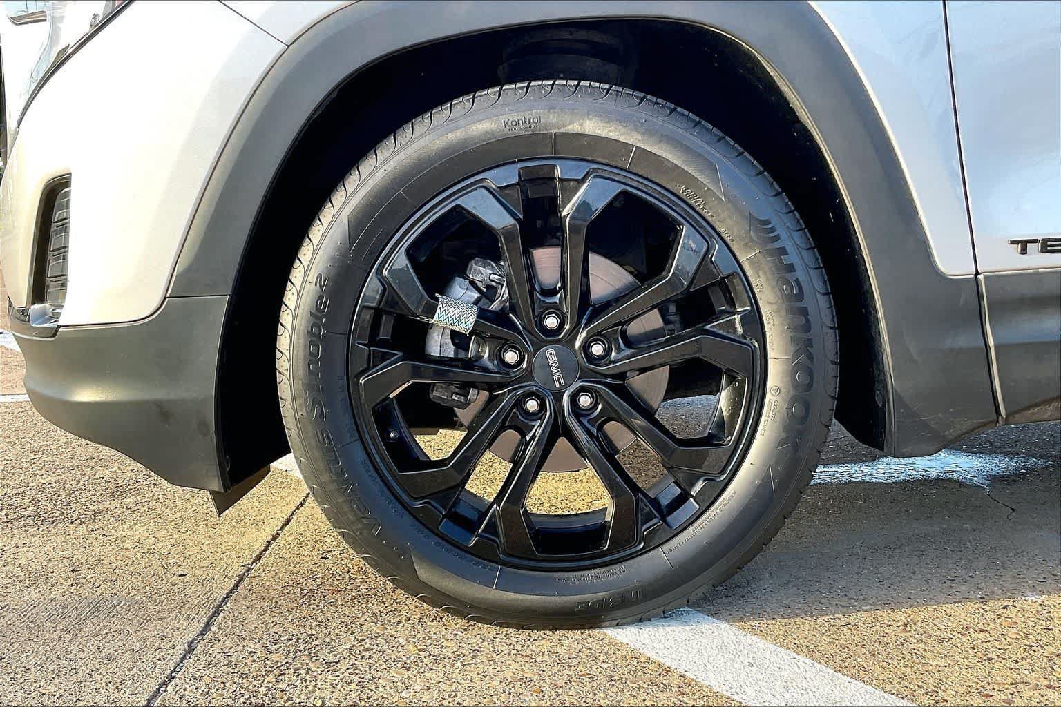 Used 2021 GMC Terrain SLE w/ Elevation Edition FWD image 8