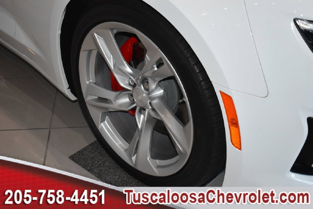 Certified 2021 Chevrolet Camaro LT RWD image 14