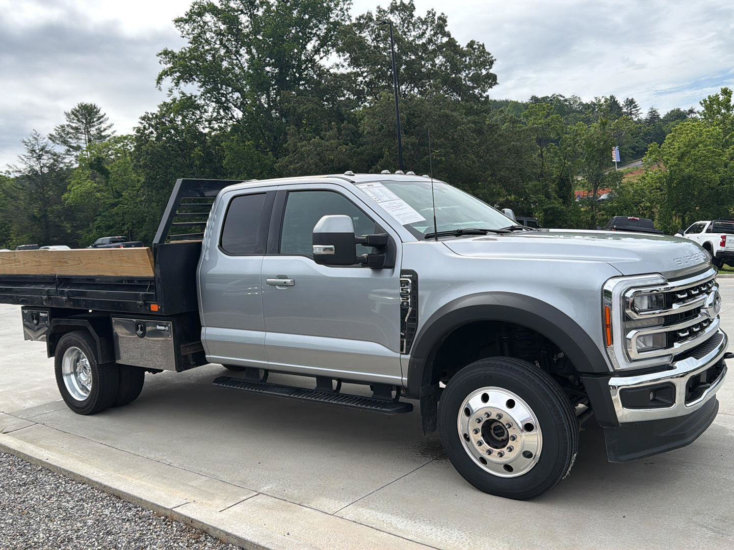 Used 2023 Ford F550 4x4 SuperCab Super Duty video 2
