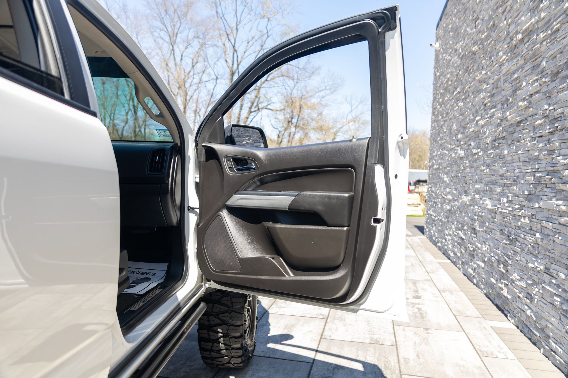 Used 2018 Chevrolet Colorado ZR2 image 35