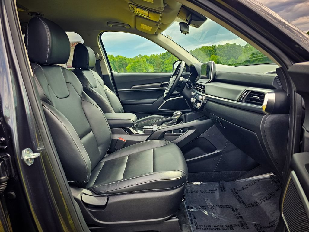 Used 2022 Kia Telluride LX AWD/4WD image 41