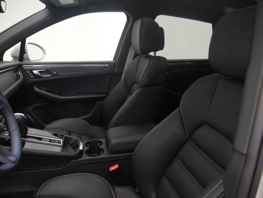 New 2026 Porsche Macan GTS AWD/4WD image 20