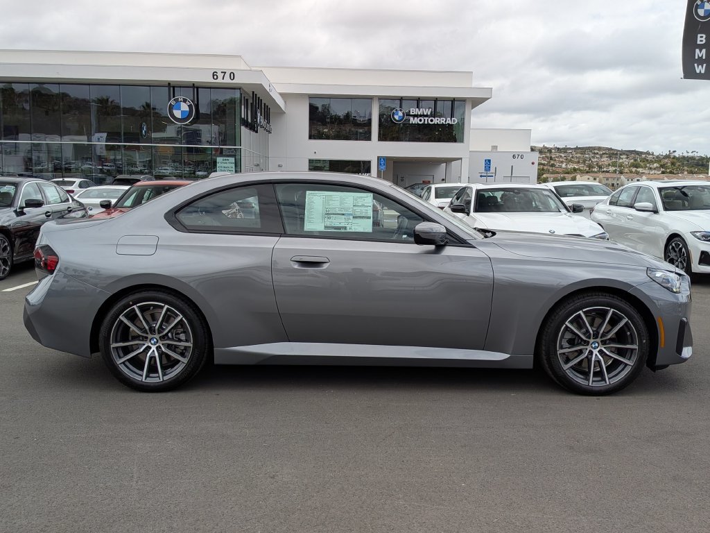 New 2026 BMW 230i Coupe w/ Convenience Package RWD image 3