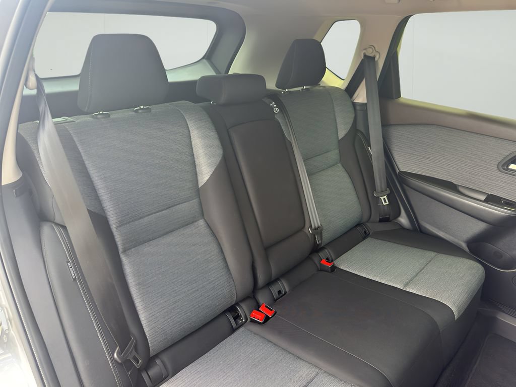 Used 2023 Nissan Rogue SV FWD image 4