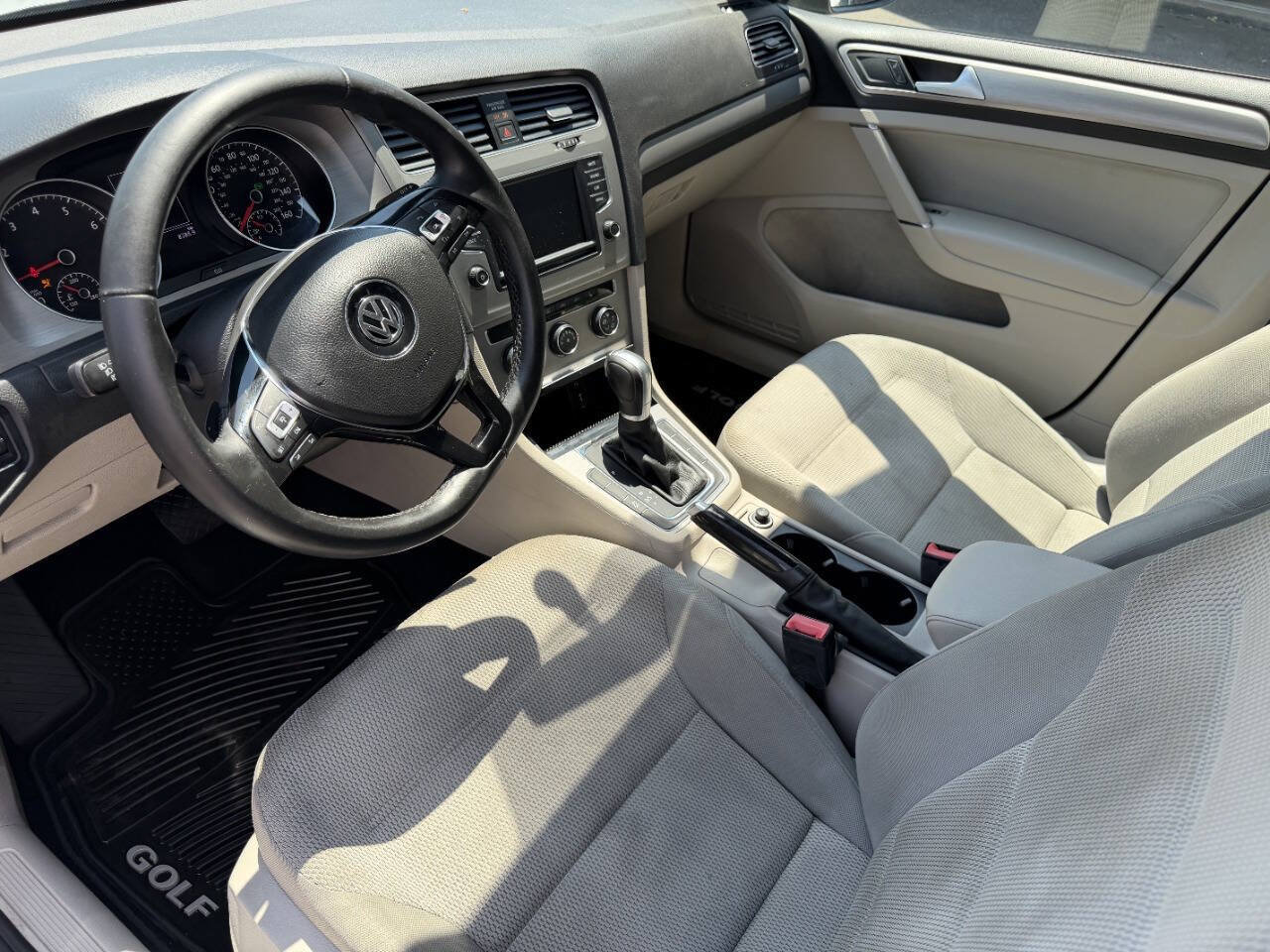 Used 2017 Volkswagen Golf S w/ Driver Assistance Package AWD/4WD image 17