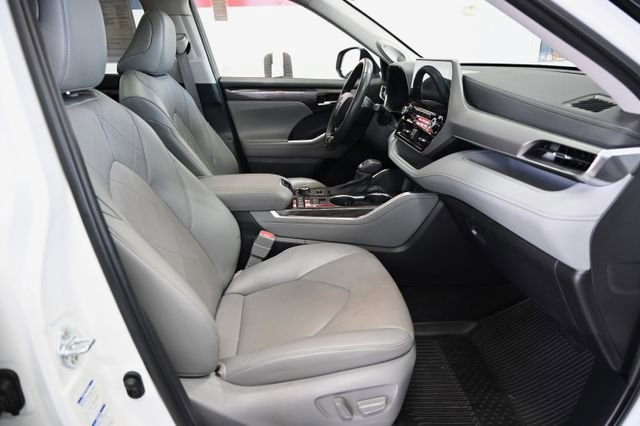 Used 2022 Toyota Highlander Platinum image 10