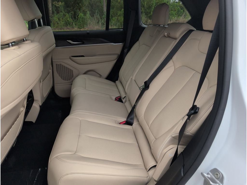 New 2025 Jeep Grand Cherokee Limited w/ Luxury Tech Group II image 29