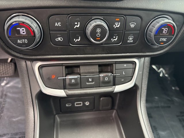 Used 2022 GMC Terrain SLE w/ Driver Convenience Package image 19